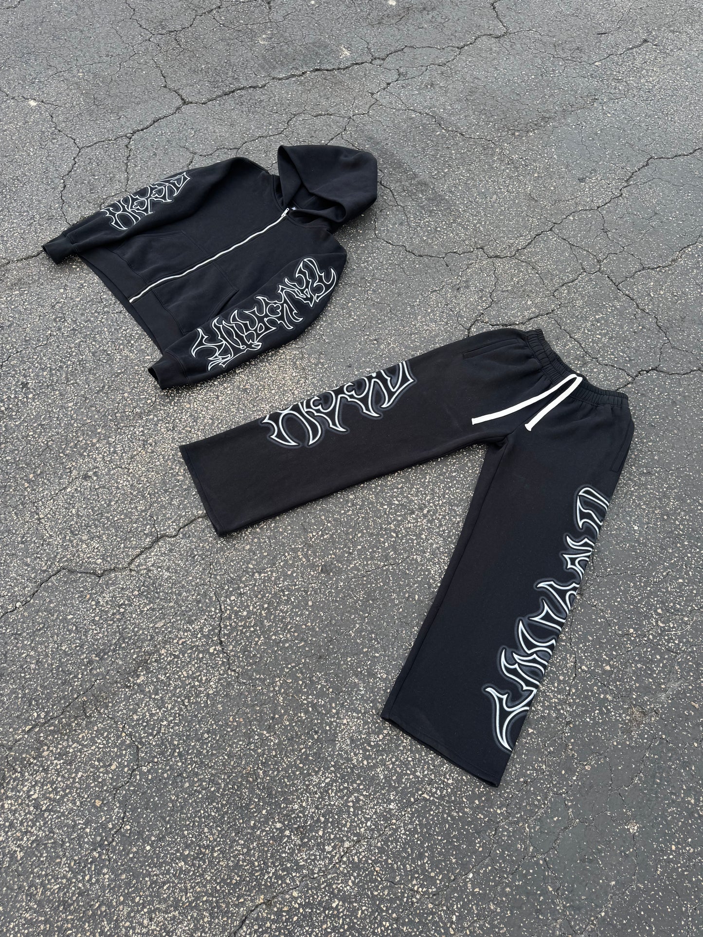 ANGEL & STONE SWEATSUIT