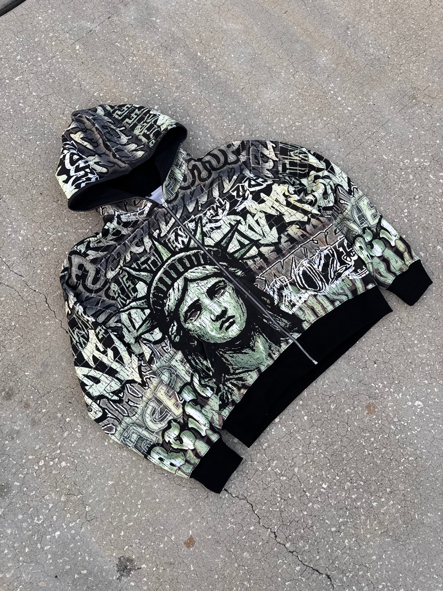 NYC GRAFI HOODIE