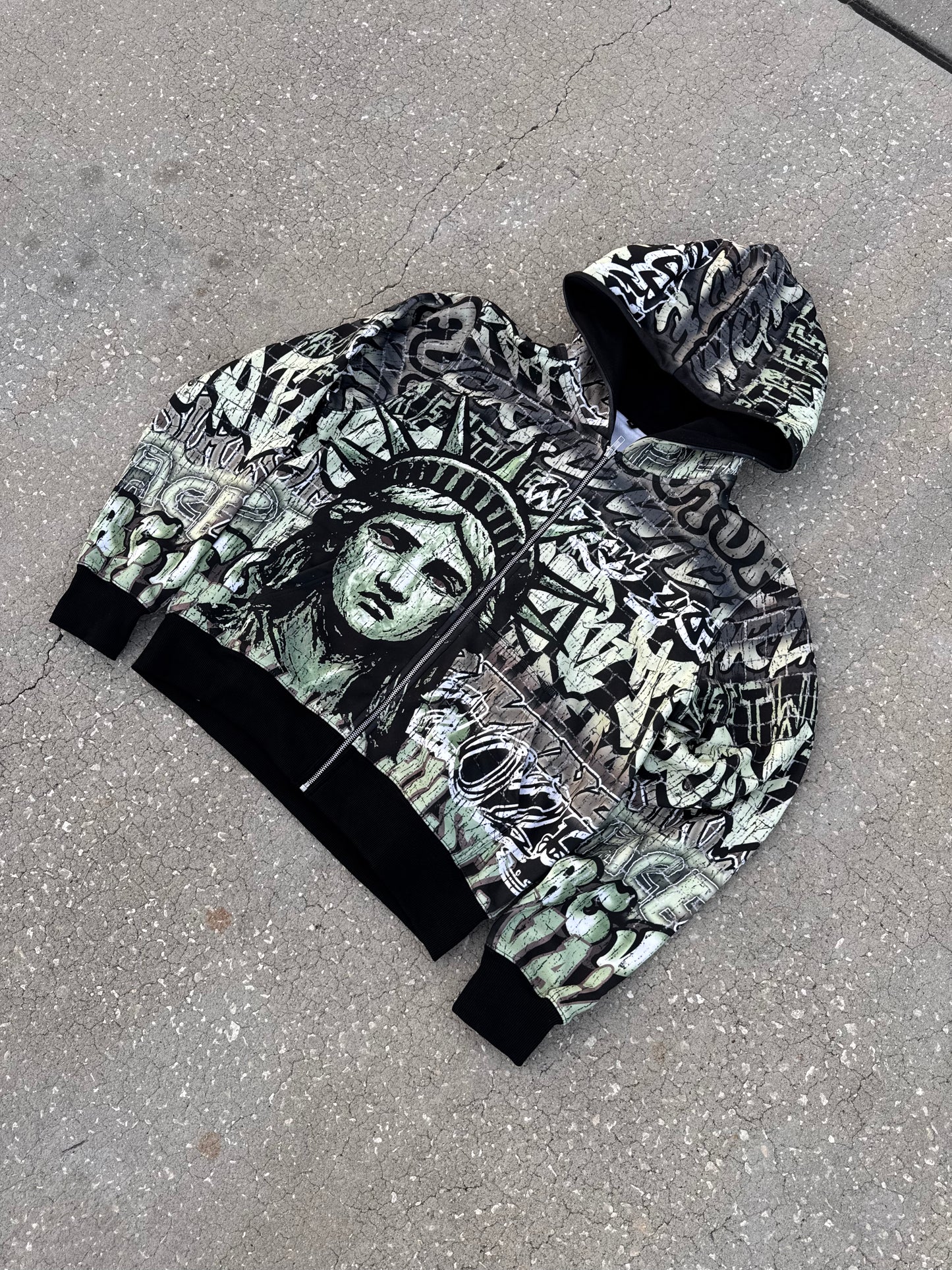 NYC GRAFI HOODIE