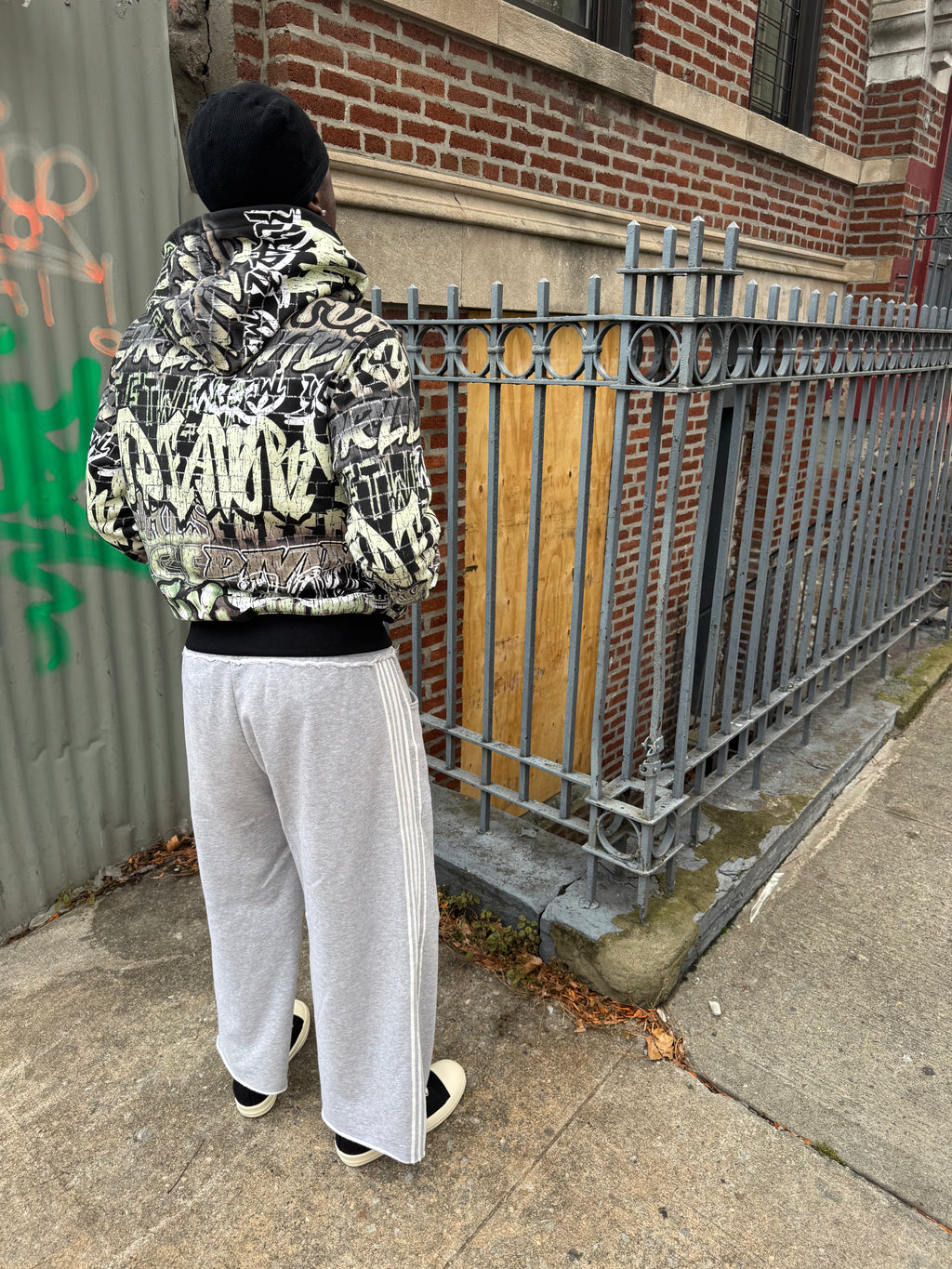 NYC GRAFI HOODIE