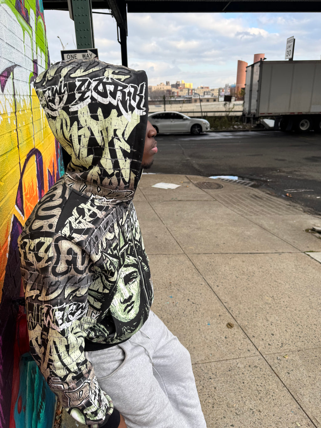 NYC GRAFI HOODIE